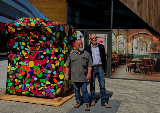 Le centre EDEN renouvelle sa confiance à SHOPS avec sa nouvelle expo artistique participative et RSE  avec l’artiste Jérôme Toq’r ! Et le résultat est top !

#agenceshops #eden #apsys #edenrock @eden.servon @apsys_group @toqr